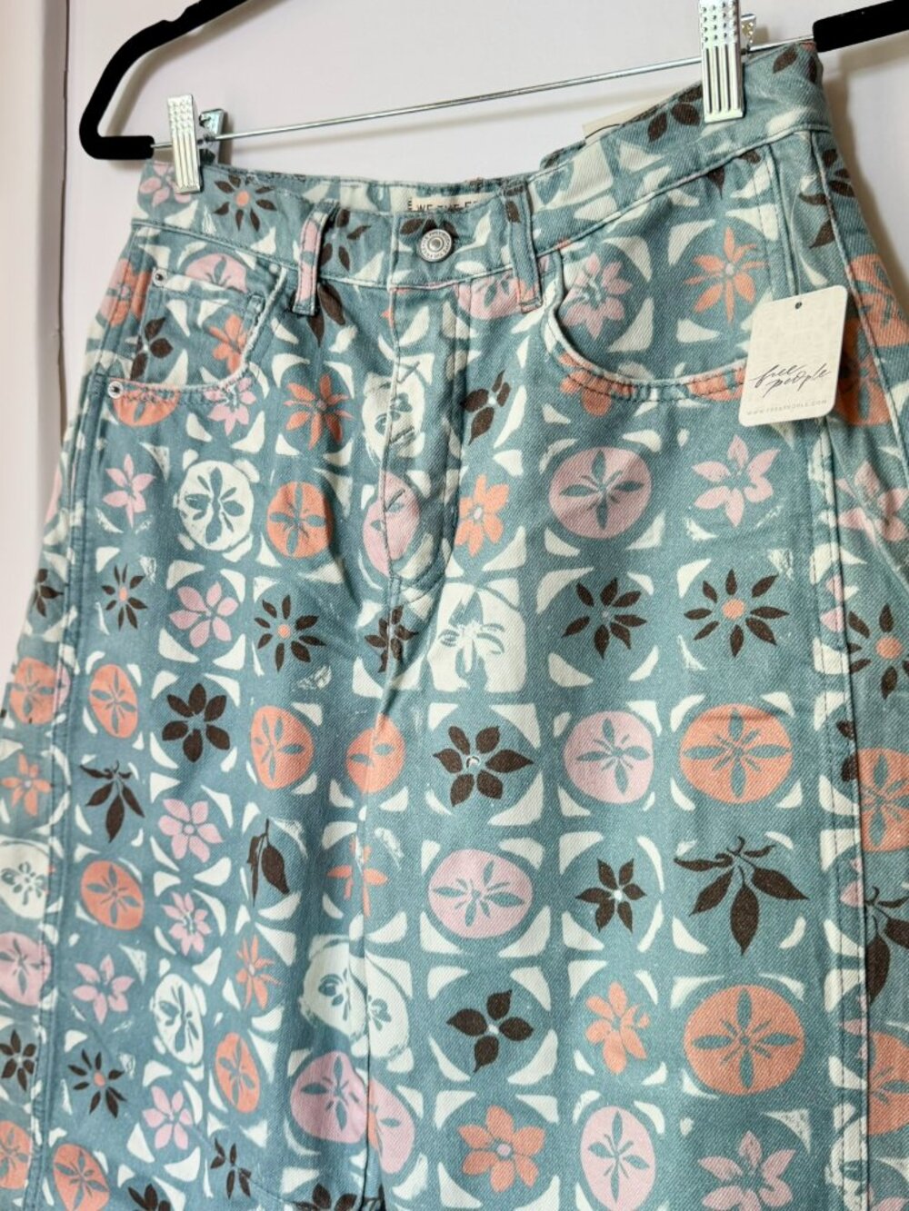 NWT Free People We The Free Good Luck Printed Barrel Jeans 28 - Picture 6 of 14